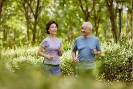 大联盟官方在 2020 年受疫情影响，首次在球场使用“虚拟观众”增强转播效果